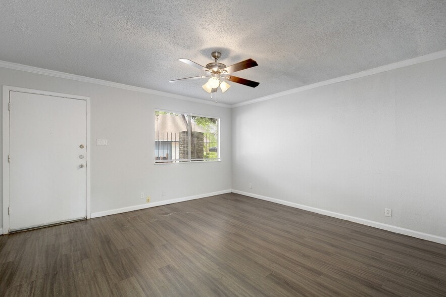 Building Photo - 5905 Hidden Valley Trail