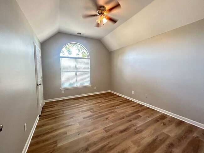 Building Photo - Newly Renovated Cordova Home! Offering ove...