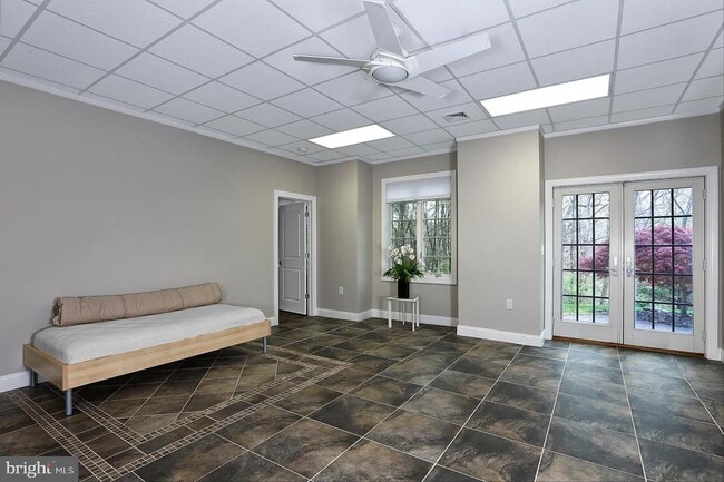 Building Photo - 429 Wendover Dr