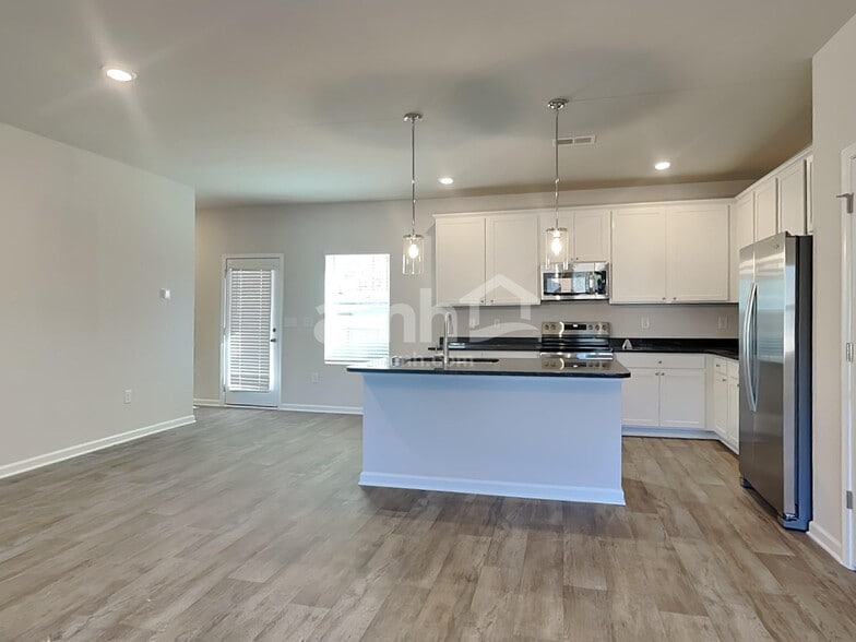 Building Photo - 3997 Zepelin Wy