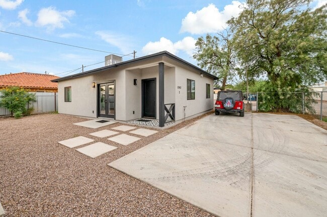 Building Photo - PRE-LEASE for August 2026 Gorgeous New Construction!