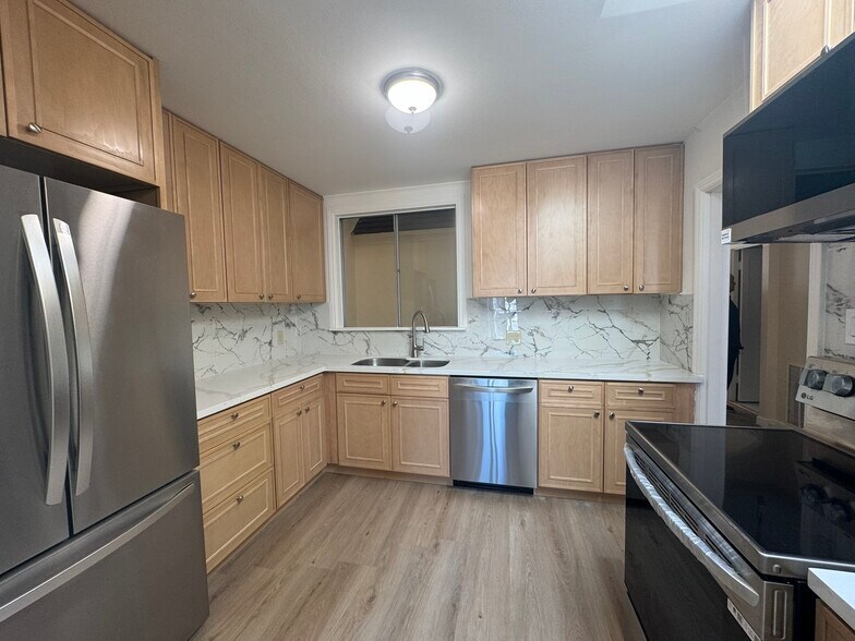 Kitchen - 1606 39th Ave