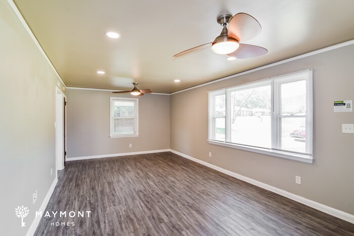 Building Photo - 740 Duval Dr