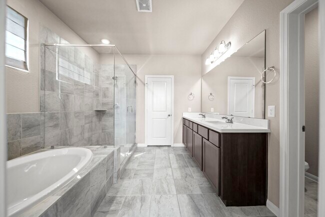 Building Photo - 17214 Broadleaf Oak Dr