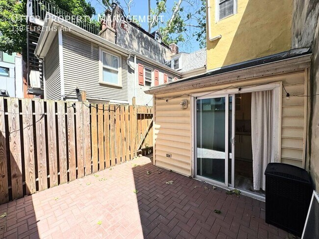 Building Photo - 130 Elfreth's Alley