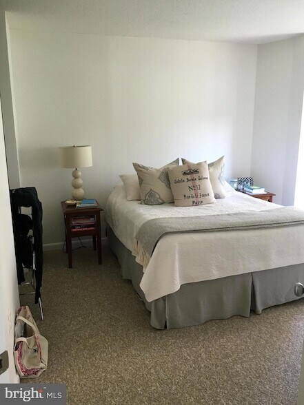 Building Photo - 851 N Glebe Rd