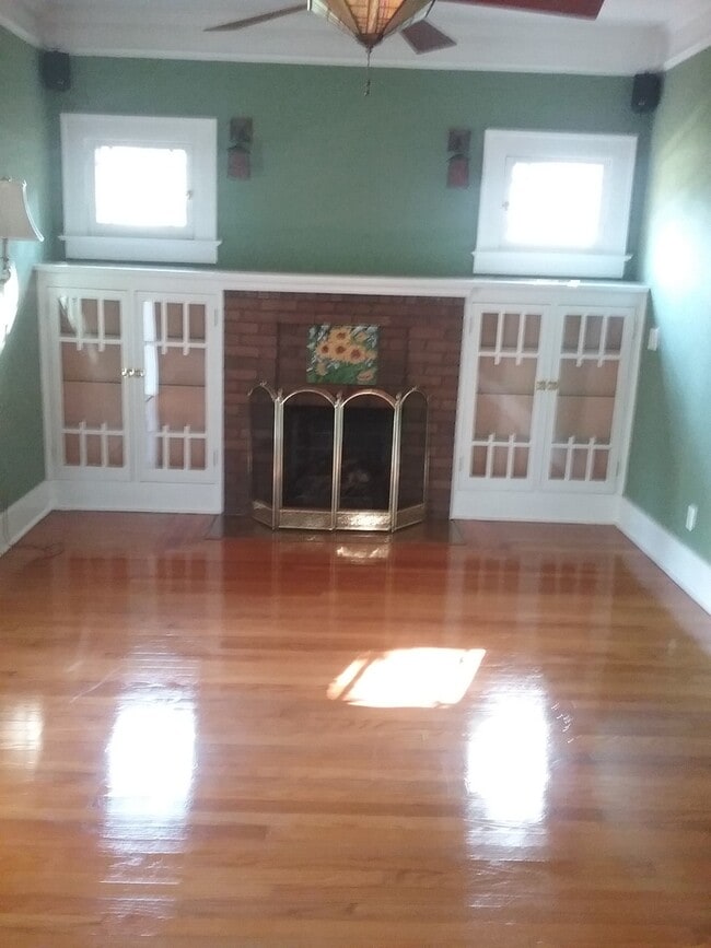 Building Photo - 3 Bedroom 2 Bath in Historic Orlando for RENT!