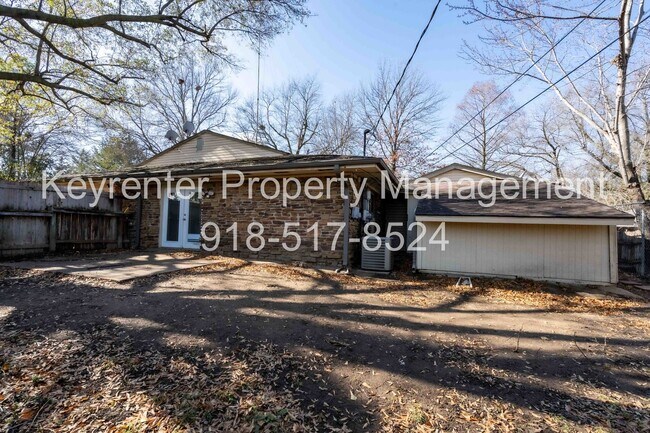 Building Photo - S Hudson Ave Duplex