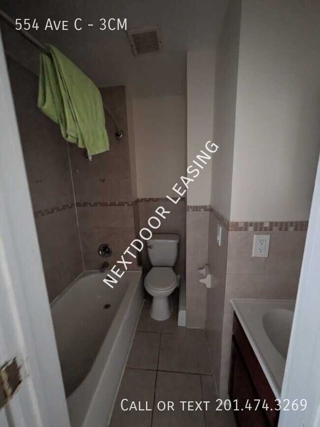 Building Photo - 554 Avenue C