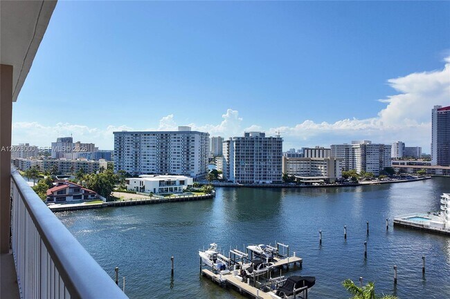 Building Photo - 1965 S Ocean Dr