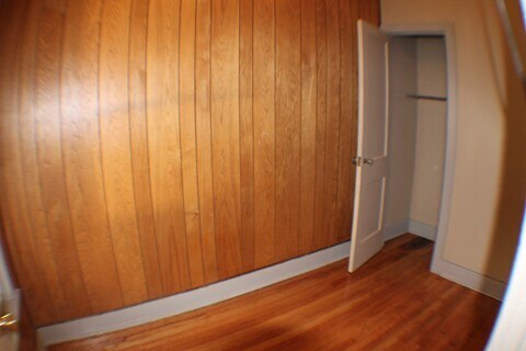 Building Photo - 105 Forest St