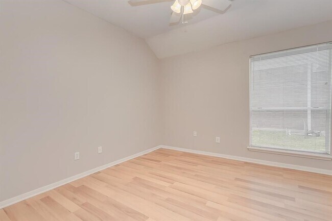 Building Photo - 3026 Silver Spring Trail
