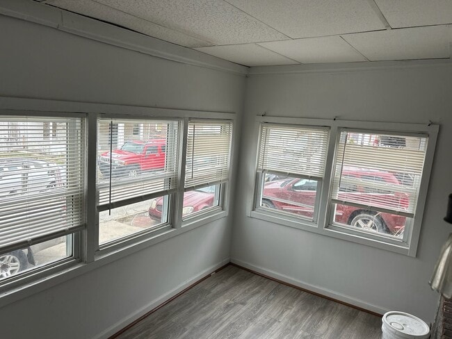 Building Photo - 3 Bed, 1 Bath