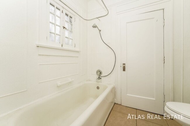 Building Photo - 1917 S Fox St