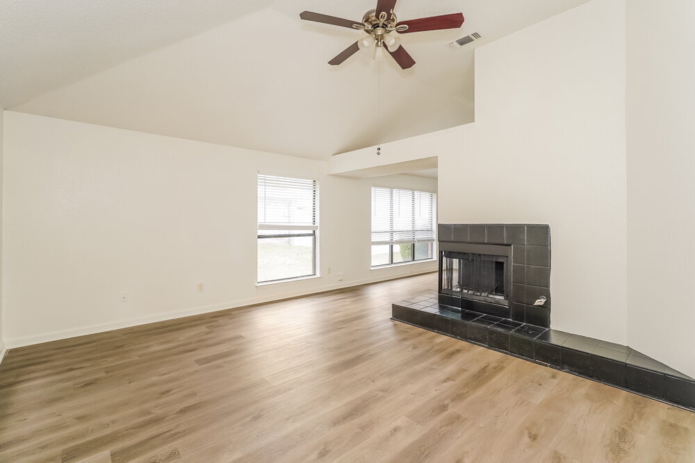 Building Photo - 936 Manor Dr