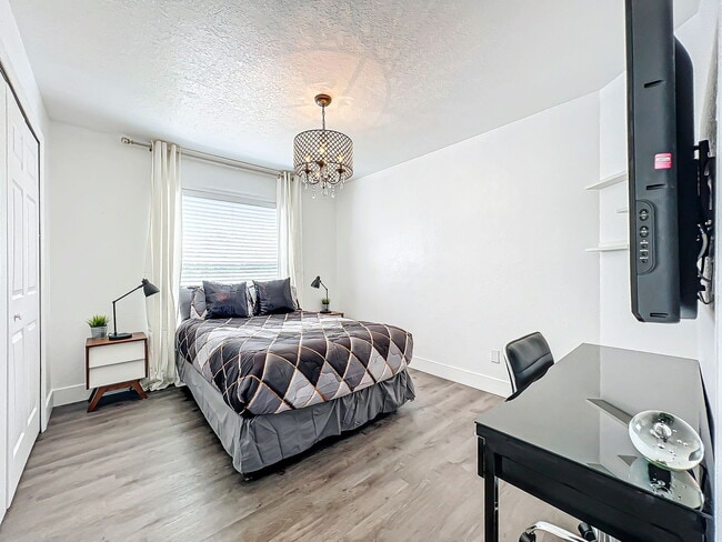 Building Photo - Seurat Street, Orlando, FL 32819 - 4 BR 2 BA condo