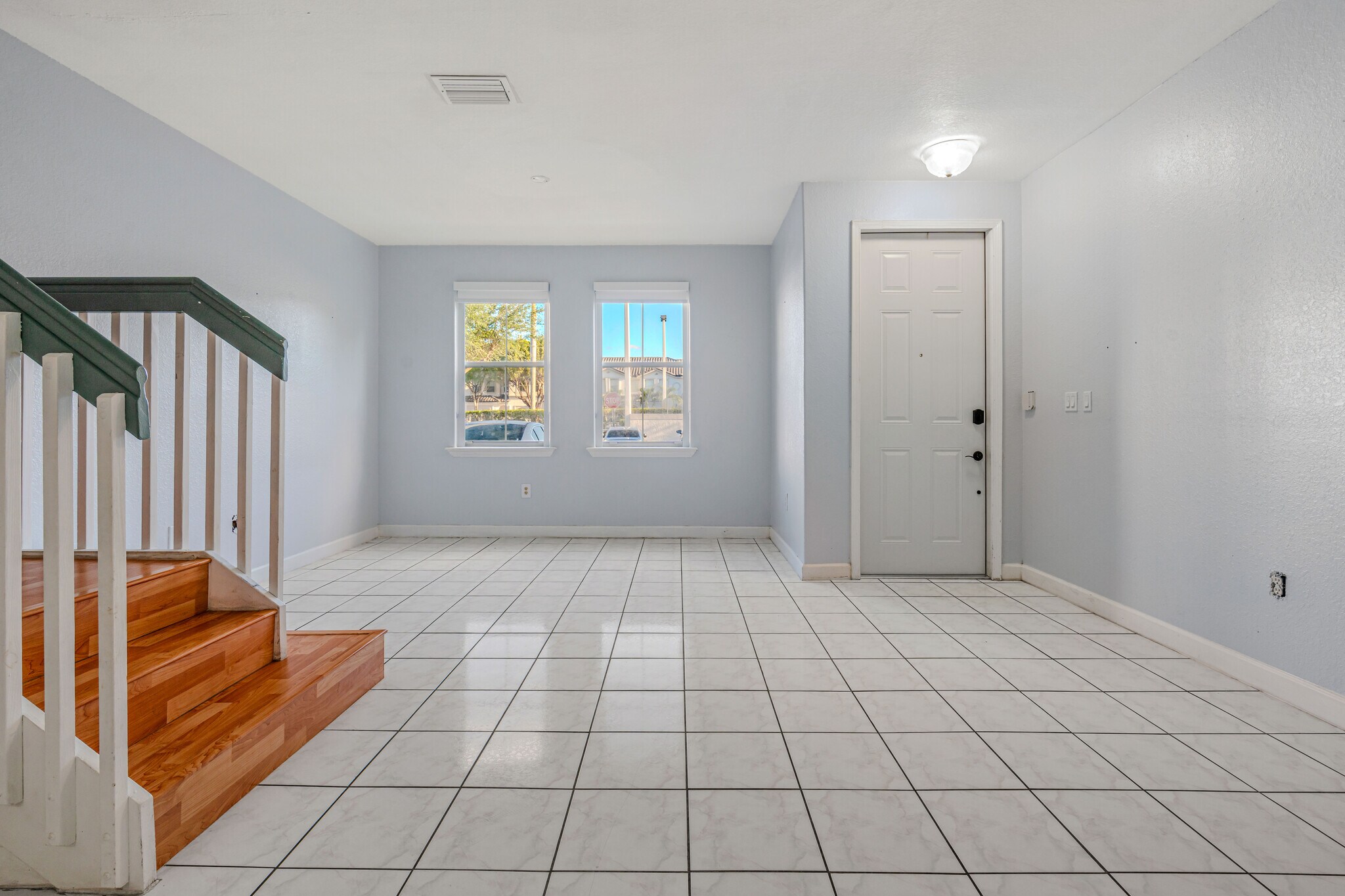 Building Photo - 5460 NW 107th Ave