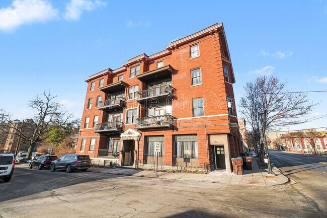 Building Photo - 1119 E McMillan St