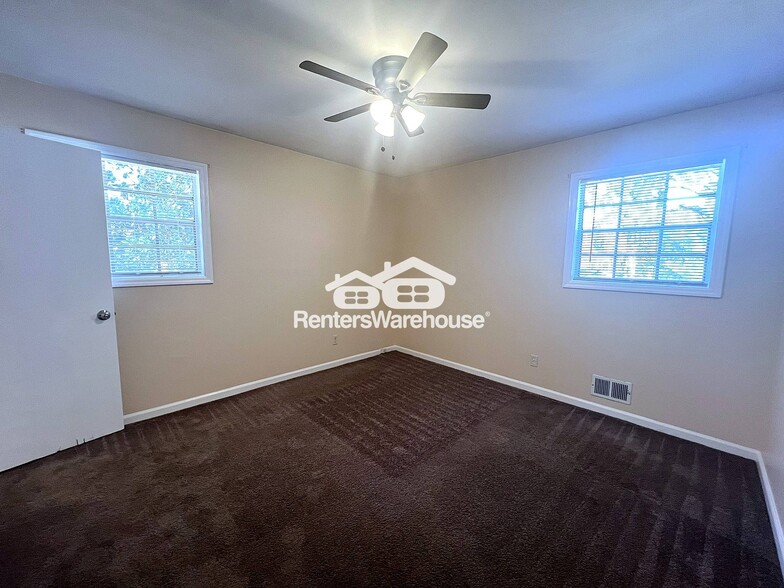 Building Photo - 3575 Leisure Ln