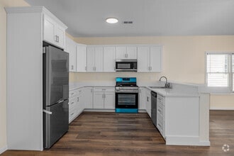 Interior Photo - 431-435 Morris Ave