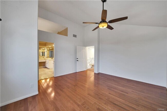 Building Photo - BEAUTIFUL LONE OAK HOME IN CALABASAS!