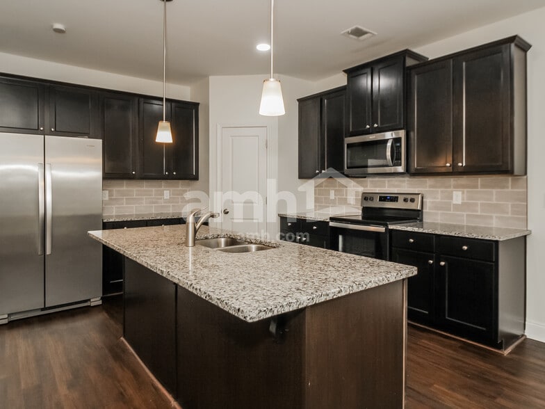 Building Photo - 121 Coulter Woods Dr