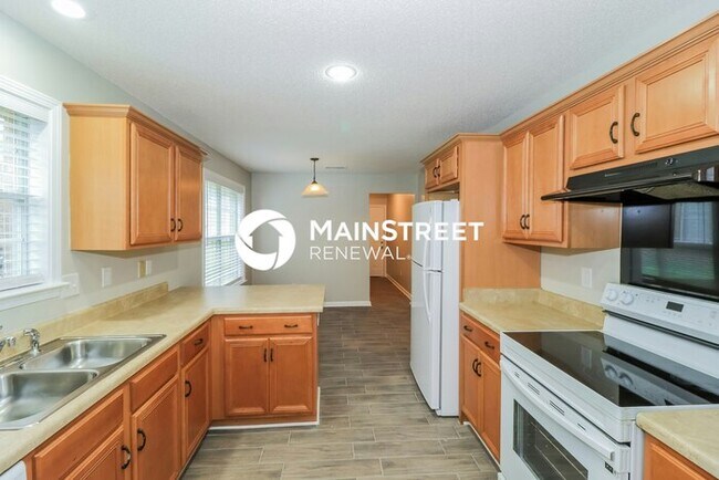 Building Photo - 3 Bedroom Pet-Friendly Home in Cordova, TN with Main Street Renewal
