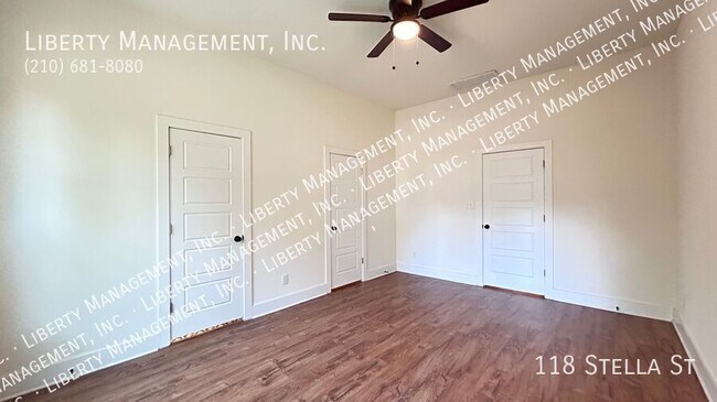 Building Photo - 118 Stella St