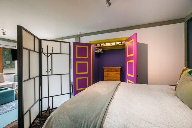 Building Photo - 402 Trujillo Ln