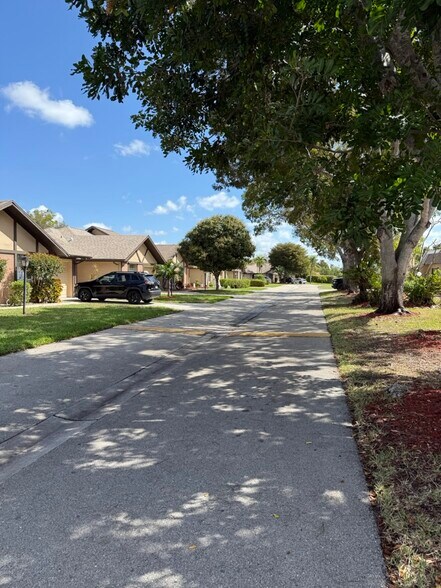 Building Photo - 9311 Lennex Ln