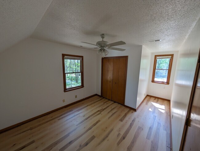 Building Photo - 2301 Wade Hampton Rd