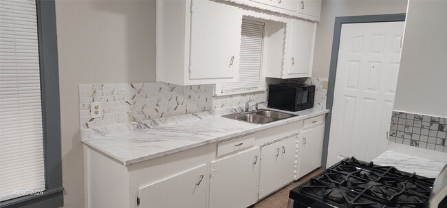 Building Photo - 4612 Hain St