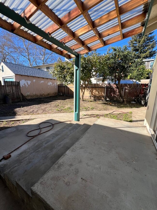 Building Photo - 2016 17 Street - Modern Midtown Gem | 2BR/...