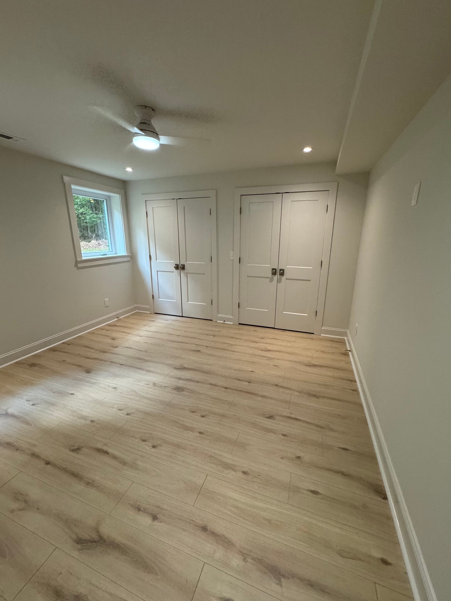 Building Photo - 886 Moore Rd