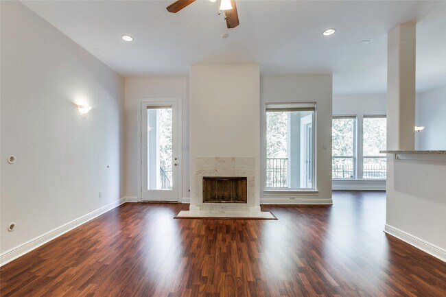 Building Photo - 12870 Kingsbridge Ln
