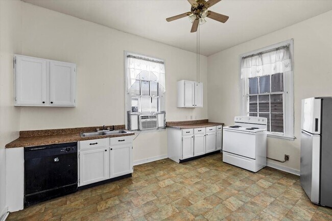 Building Photo - 1524 Mechanic St