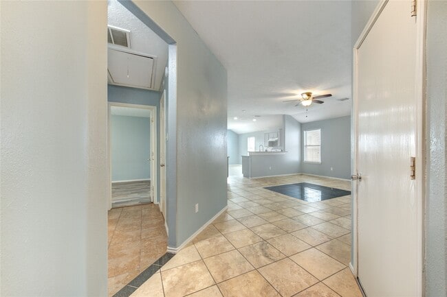 Building Photo - 20003 Parkstone Bend Ln