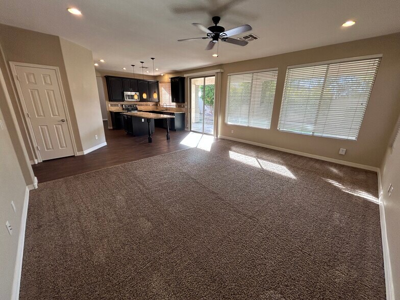 Building Photo - 5163 W Village Dr