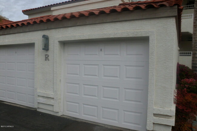 Building Photo - 10080 E Mountain View Rd
