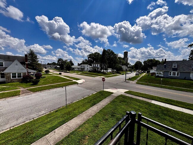 Building Photo - Beautiful 1 bed apartment, just off I-675 ...