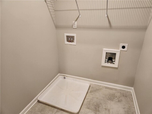 Building Photo - 3417 Park Pointe Cir