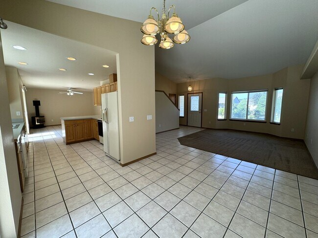 Building Photo - Backyard Oasis: 3 Bedroom 2 Bath House Ava...