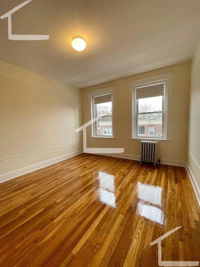 Building Photo - No Brokers Fee, No Security Deposit, Heat, Hot Water Included, Laundry on a Site