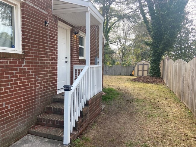 Building Photo - Beautiful one story home in Norfolk
