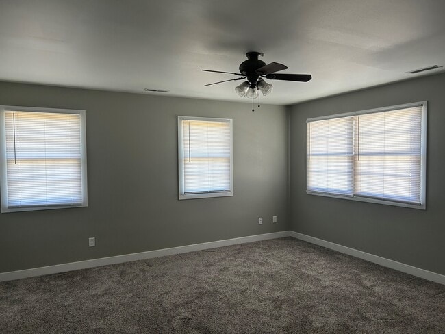 Building Photo - 2199 Sunnyslope Dr