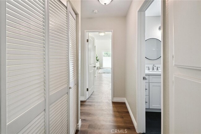 Building Photo - 1224 Fairway Cir