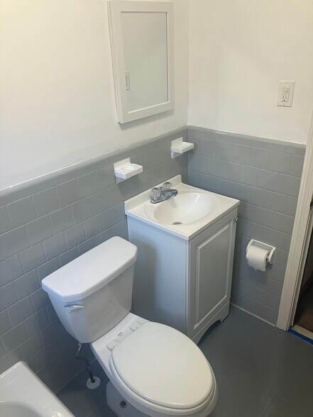 Building Photo - 111 Hillcrest Ave