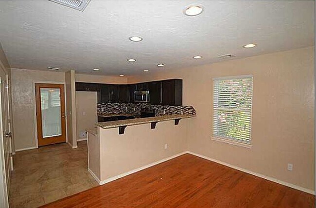 Building Photo - 1502 Barkley St