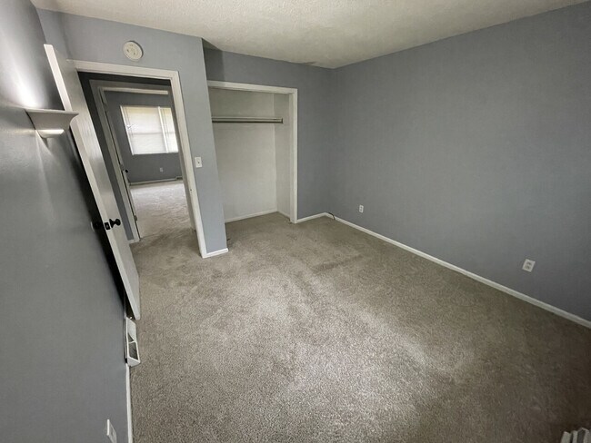 Building Photo - Woodward Duplex