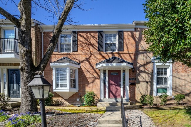 Building Photo - 8032 St Annes Ct